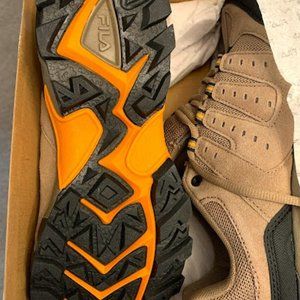 Fila Mens Sneakers size 8 (new in box)